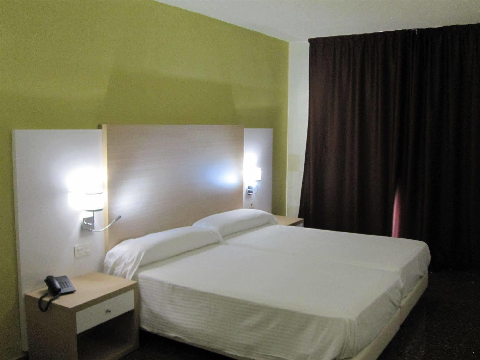 Hotel Fontana Plaza ตอร์เรเวียคา ภายนอก รูปภาพ